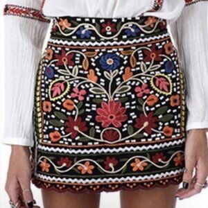 EUC Zara Black Medium Embroidered Mini Skirt 6189 041 800